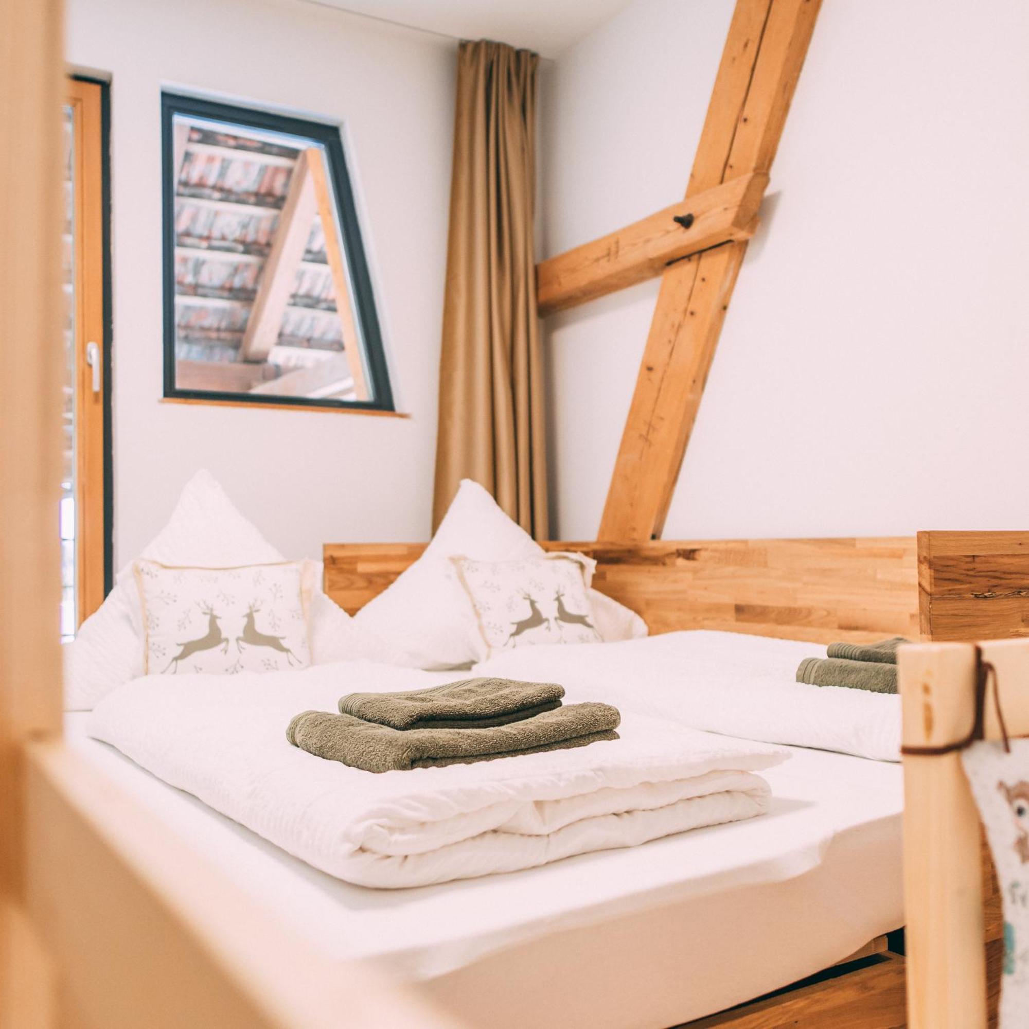 Gut Huegle Jugendzimmer رافنسبرغ الغرفة الصورة