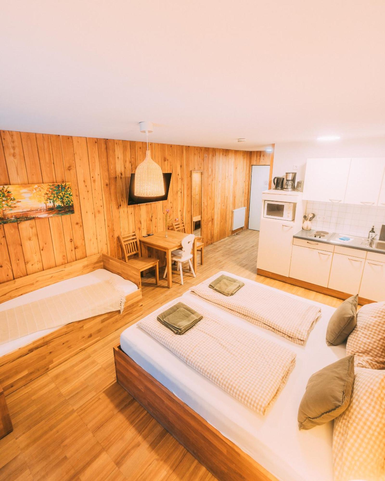 Gut Huegle Jugendzimmer رافنسبرغ الغرفة الصورة