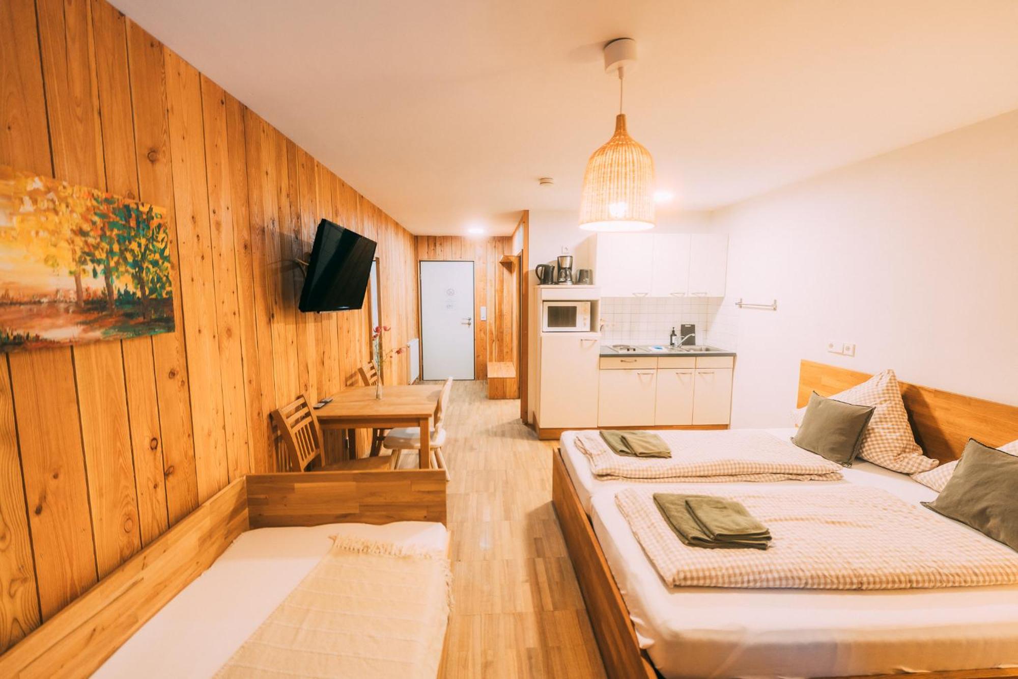 Gut Huegle Jugendzimmer رافنسبرغ الغرفة الصورة